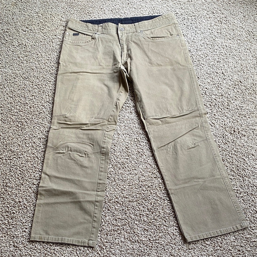EUC men’s Kuhl pants